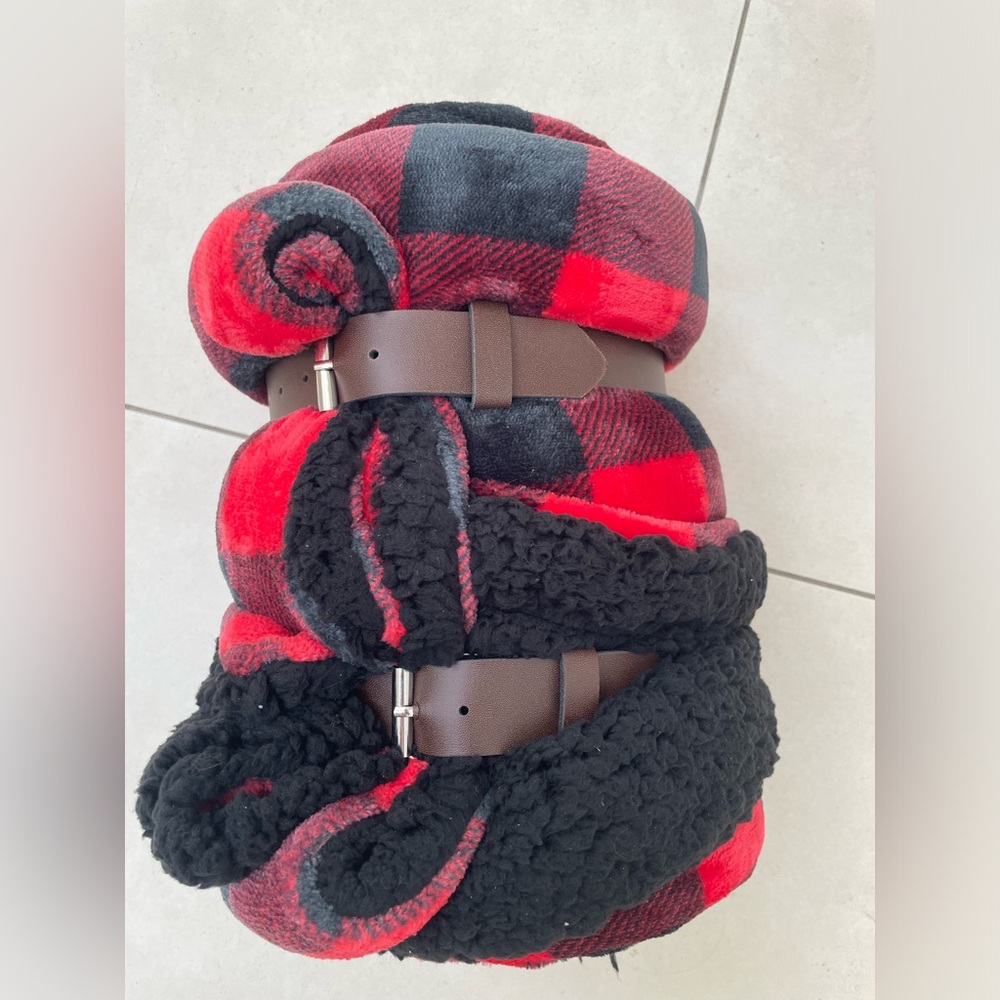 Sherpa/Fleece Throw Blanket, black red plaid